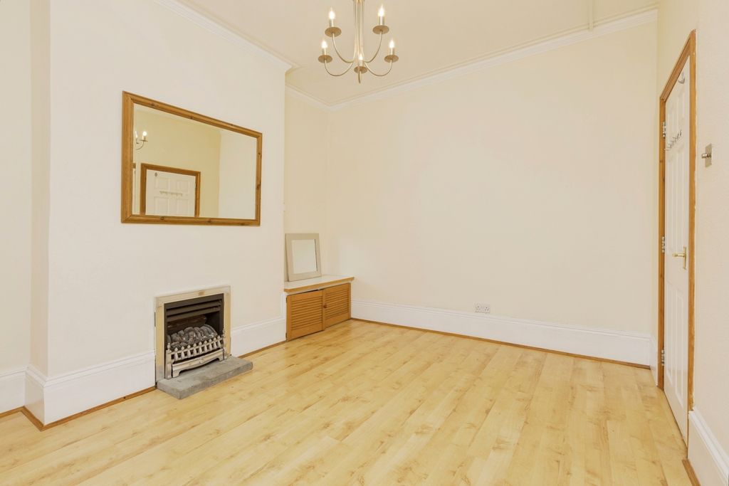 Property photo 3 of 11 Pbox-Img.Jpg