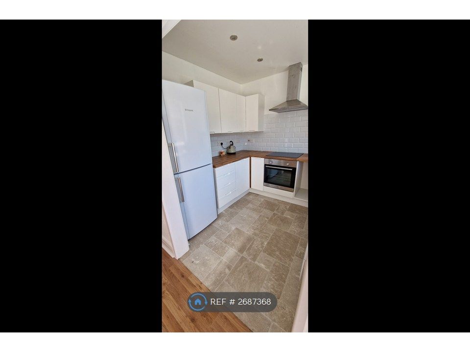 Property photo 2 of 12 Kitchen