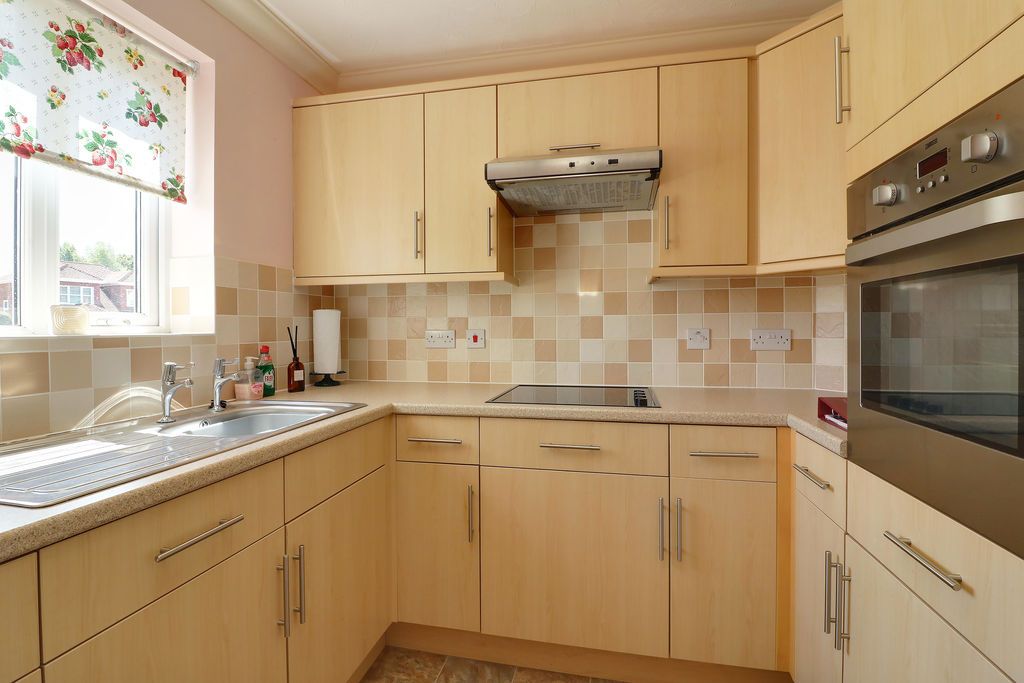 Property photo 2 of 16 Kitchen