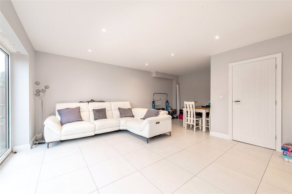 Property photo 2 of 23 Picture No. 03