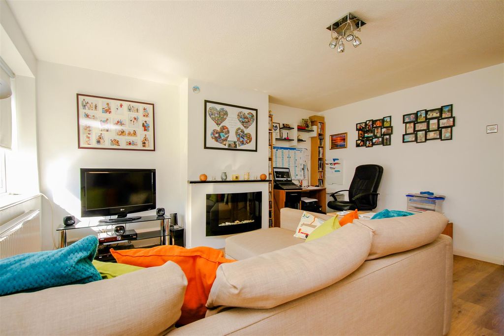 Property photo 3 of 10