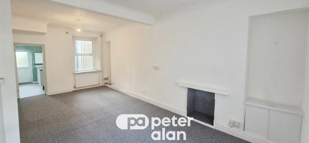 Property photo 2 of 9 Image
