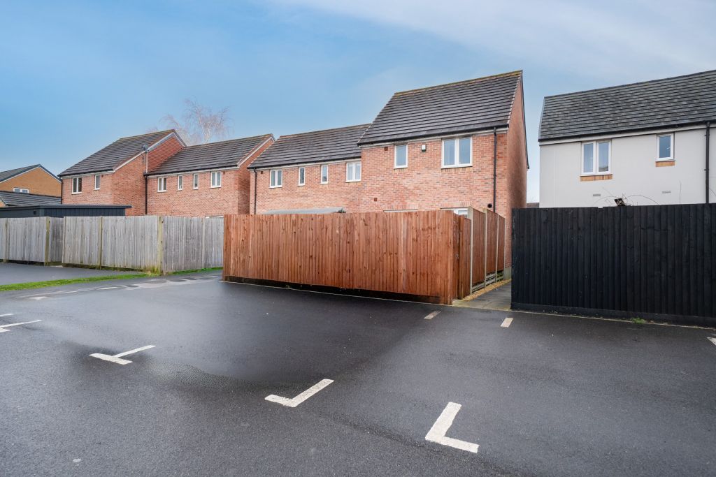 Property photo 2 of 20