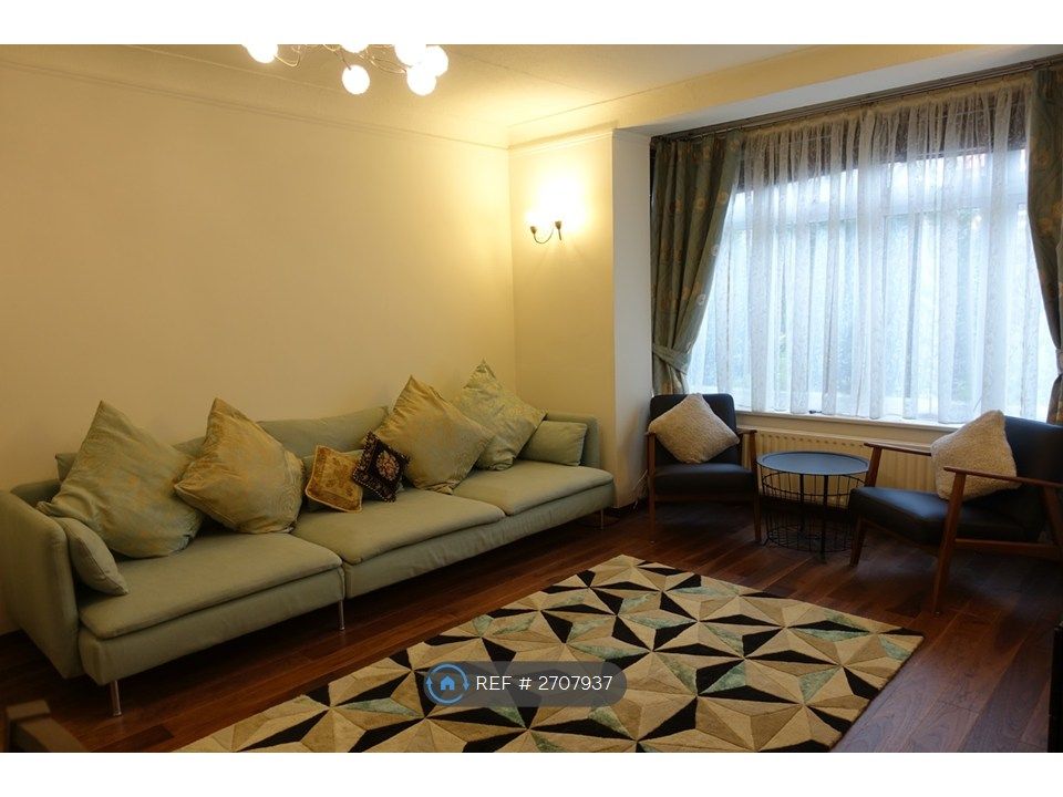 Property photo 2 of 35 Living Room View 6