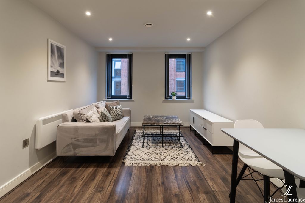 Property photo 2 of 17 8X1A2834-Hdr