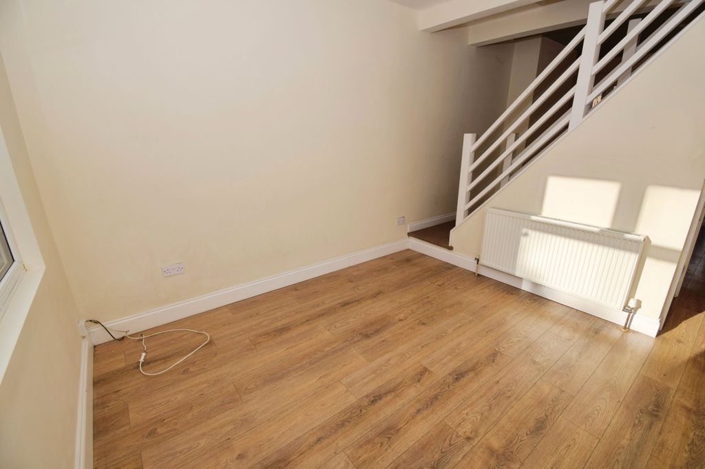 Property photo 3 of 22 Living