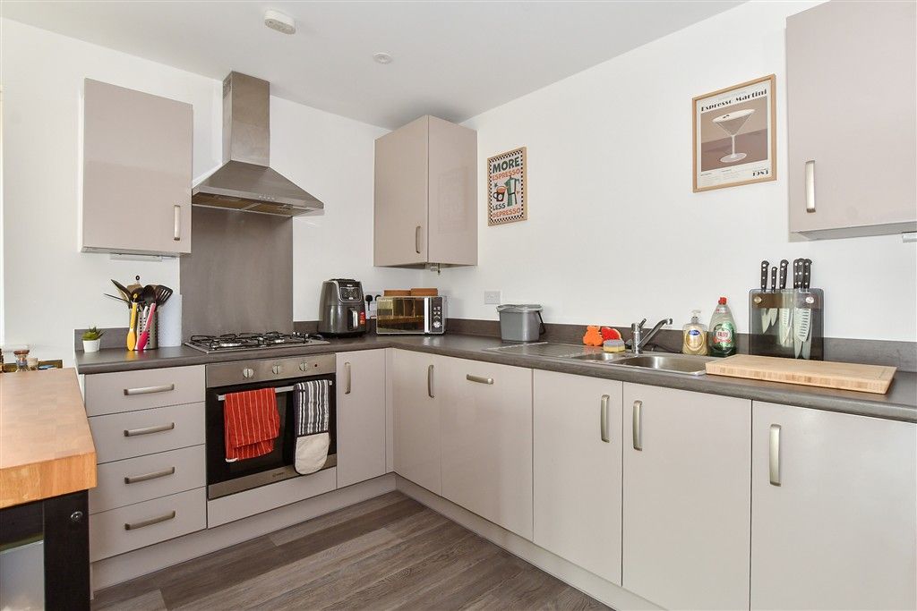Property photo 2 of 12 Lounge/Kitchen