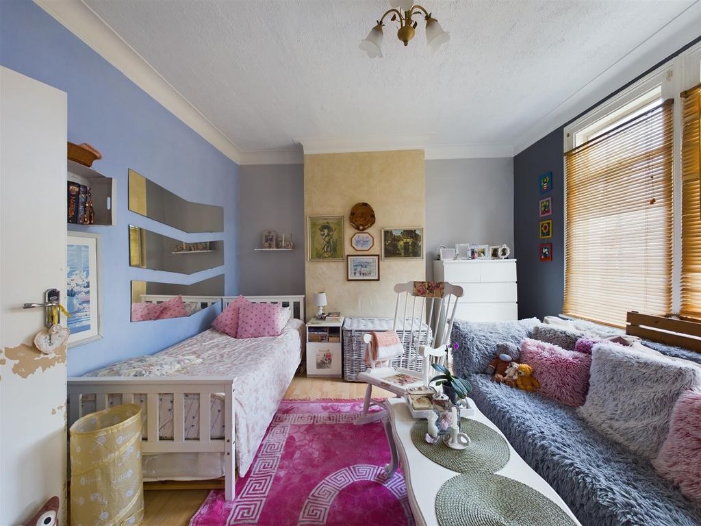 Property photo 3 of 14 Cam01358G0-Pr0118-Still002.Jpg