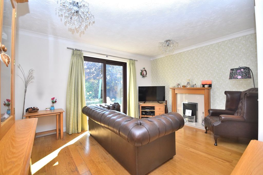 Property photo 2 of 17