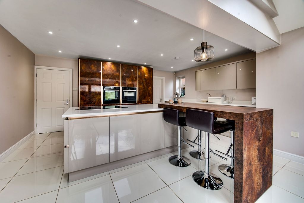 Property photo 3 of 41