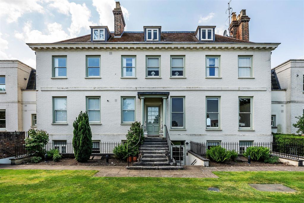 Property photo 1 of 14 5-Ashtead-Lodge-14.Jpg
