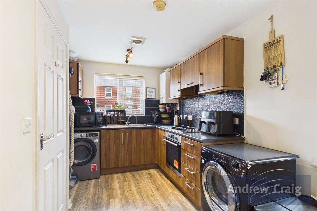 Property photo 2 of 14 Kitchen Diner