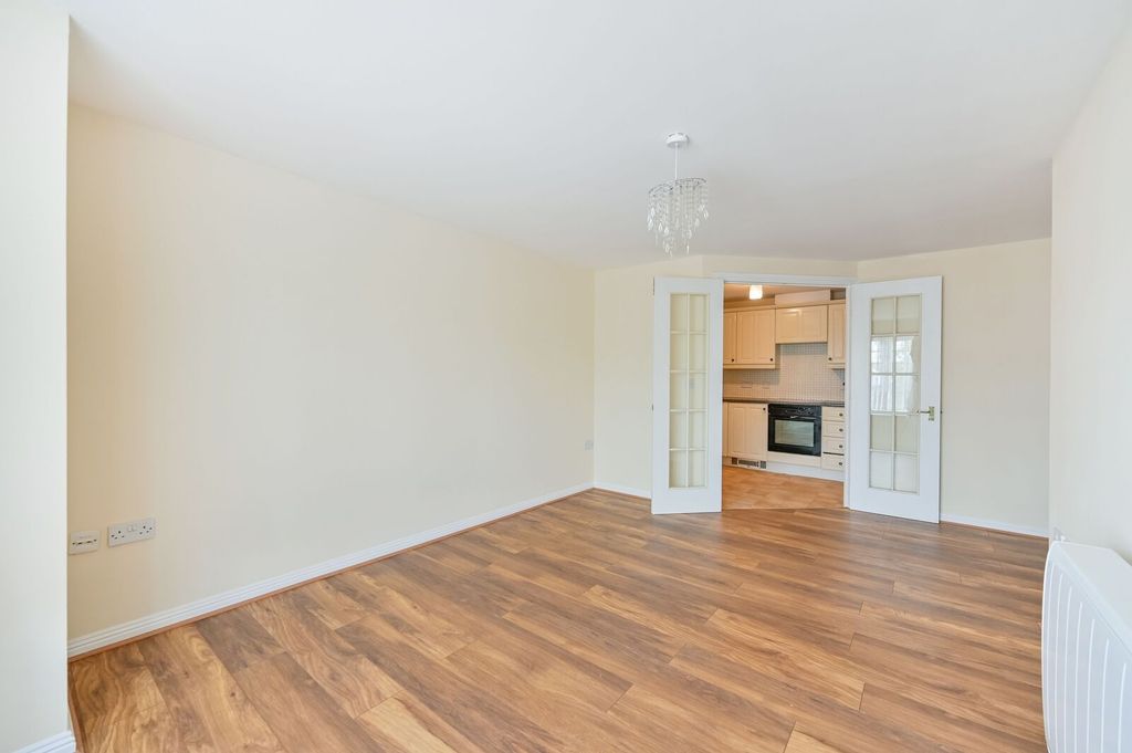 Property photo 2 of 8
