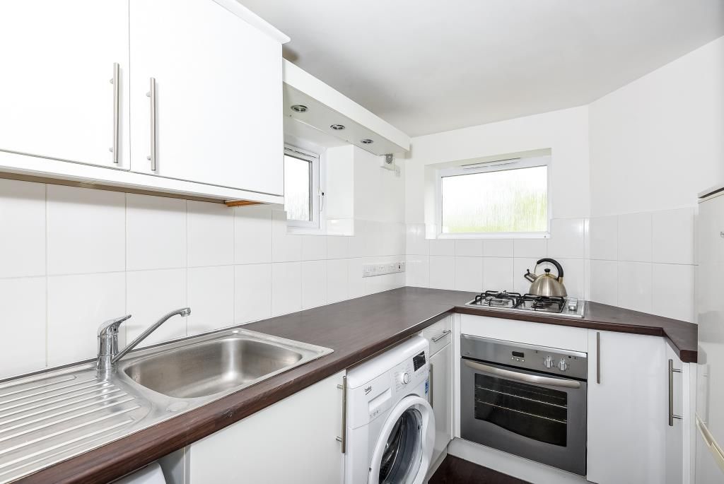Property photo 3 of 8 Kitchen
