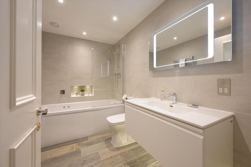 Additional image 15 of 4 bed flat for saleGlencairn Crescent, Edinburgh EH12