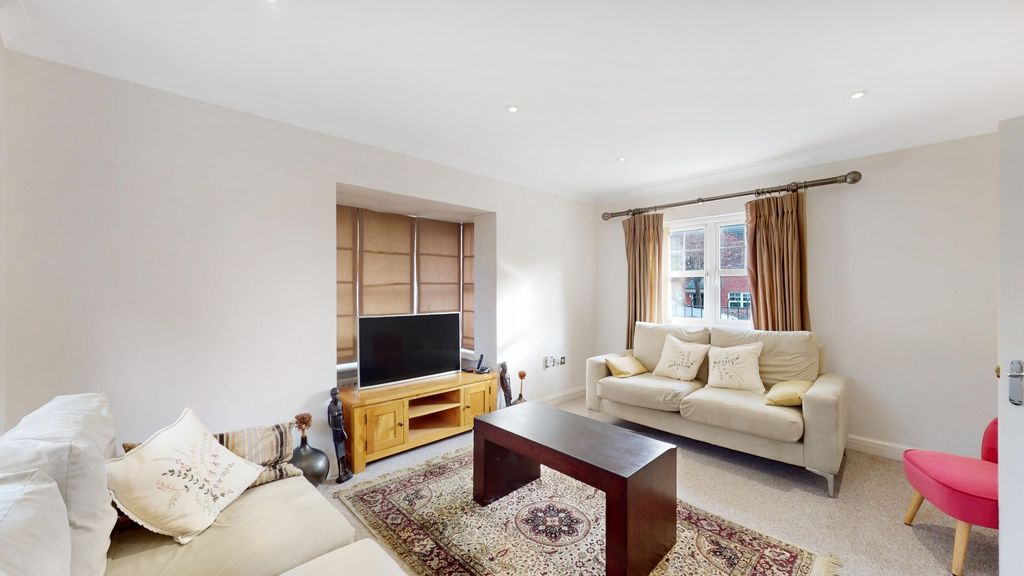 Property photo 2 of 15 4800412