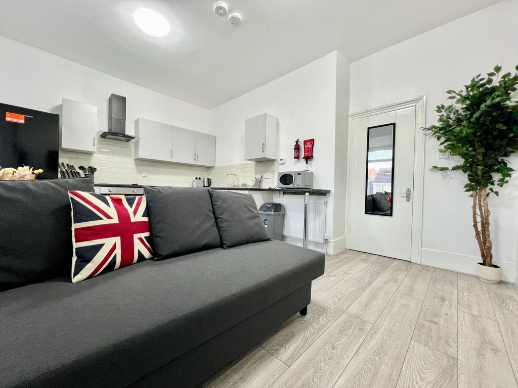 Property photo 3 of 12 Gallery