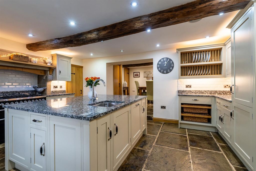 Property photo 2 of 61 Kitchen