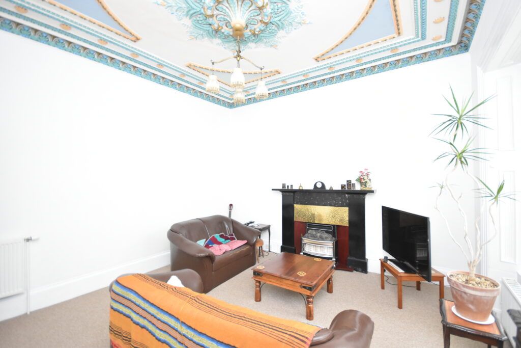 Property photo 2 of 28
