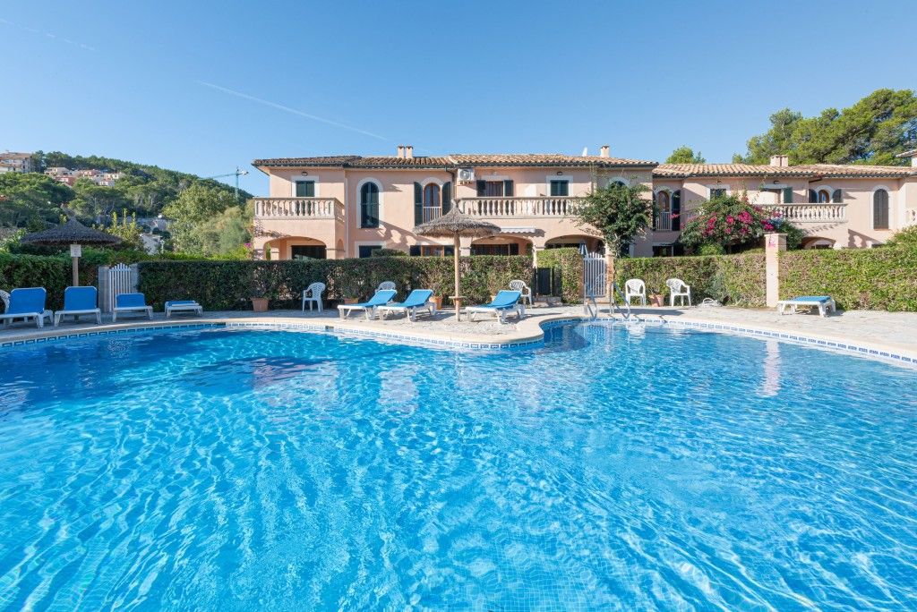 Property photo 1 of 20 Pool (2)