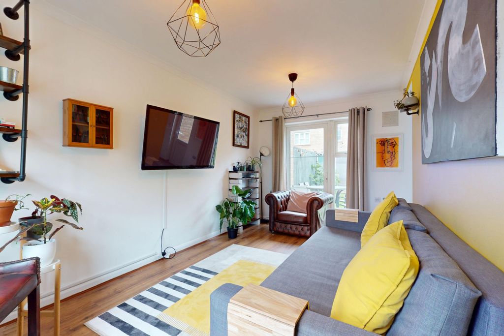 Property photo 2 of 14 Living Room