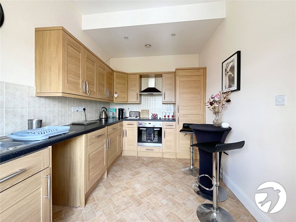 Property photo 3 of 12 Kitchen