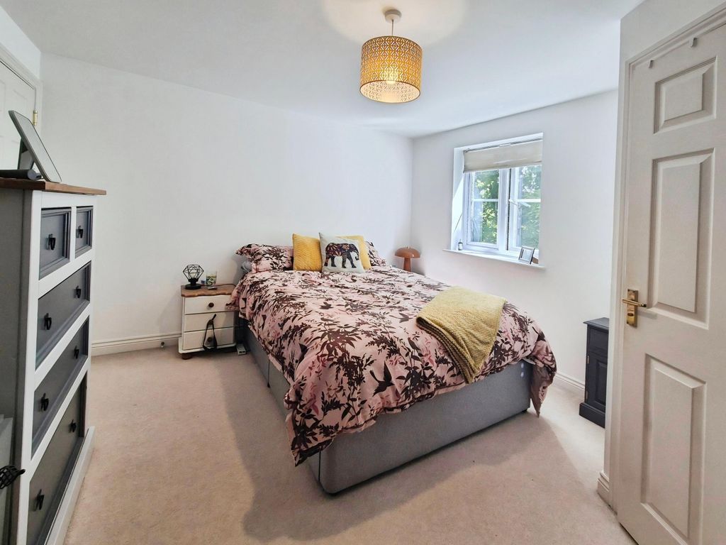 Additional image 11 of 2 bed flat for saleHawks Rise, Yeovil BA22