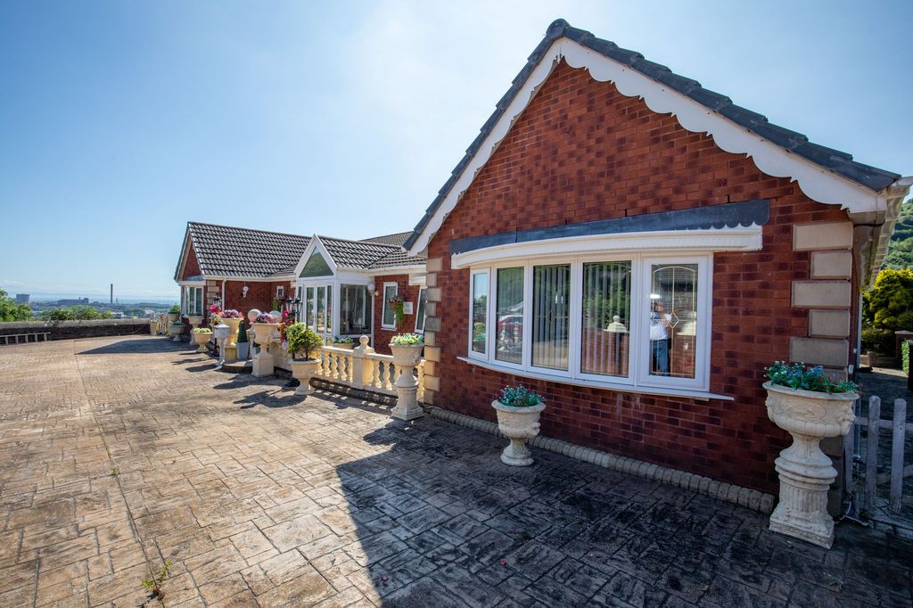 Property photo 1 of 46