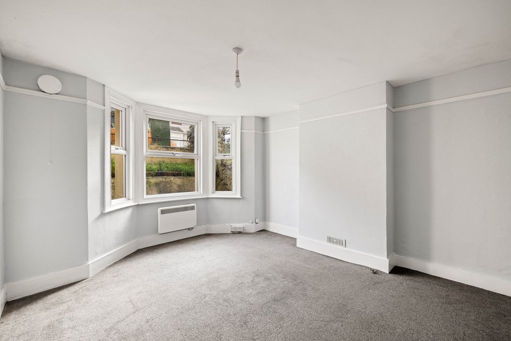 Property photo 3 of 9 Bedroom