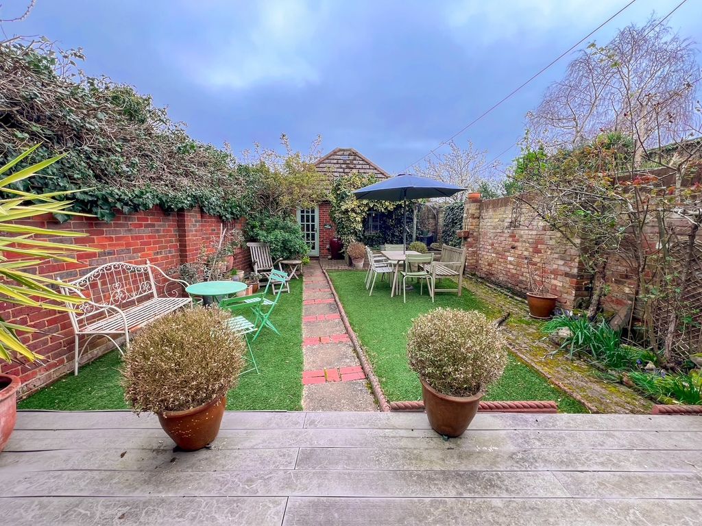 Property photo 3 of 41