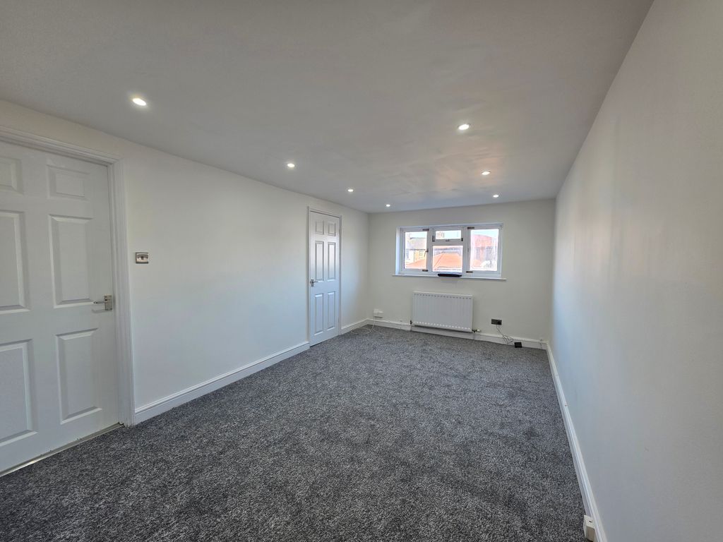 Property photo 1 of 9 Image