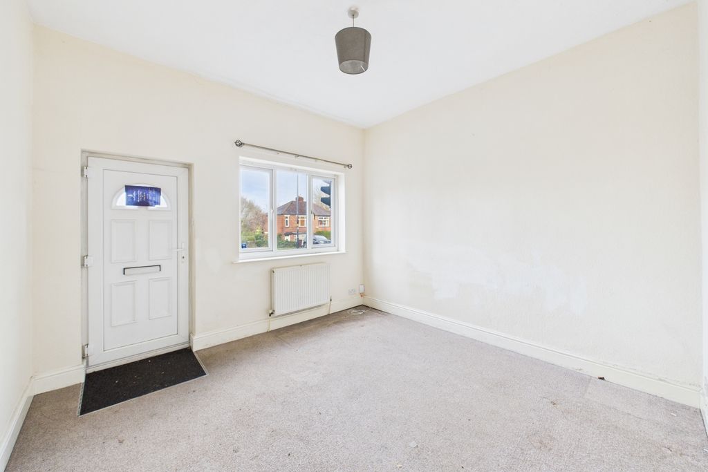 Property photo 2 of 15 Lounge