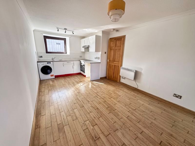 Property photo 3 of 14 Photo 7