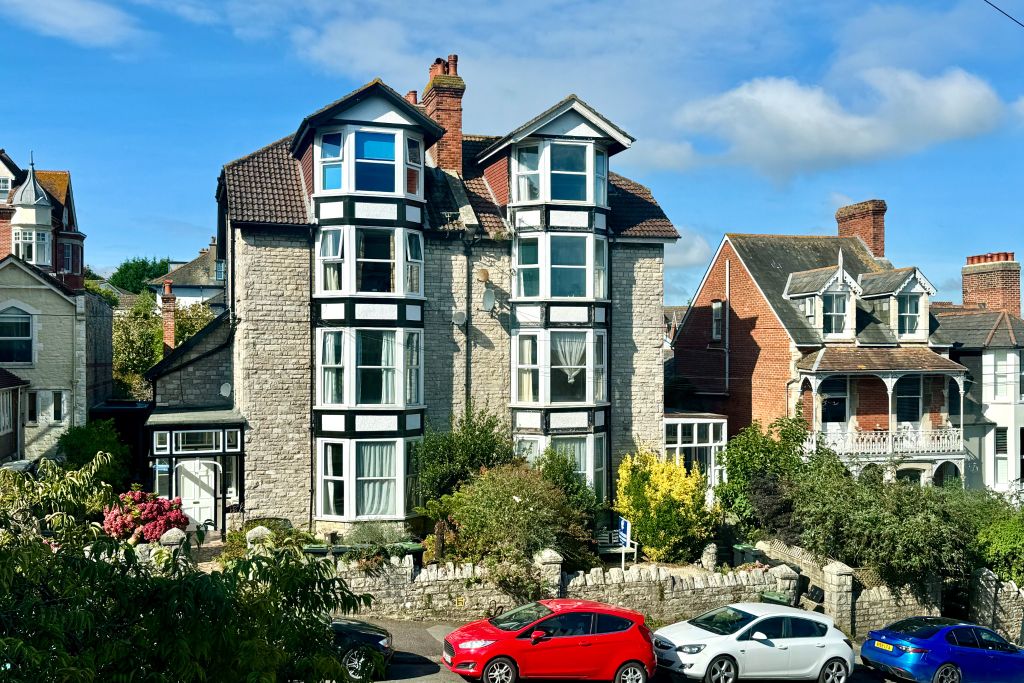 Property photo 1 of 7