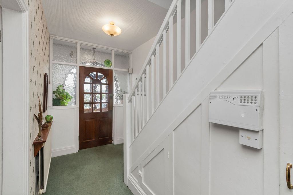 Property photo 2 of 37