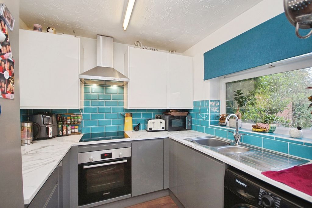 Property photo 3 of 13 Photo