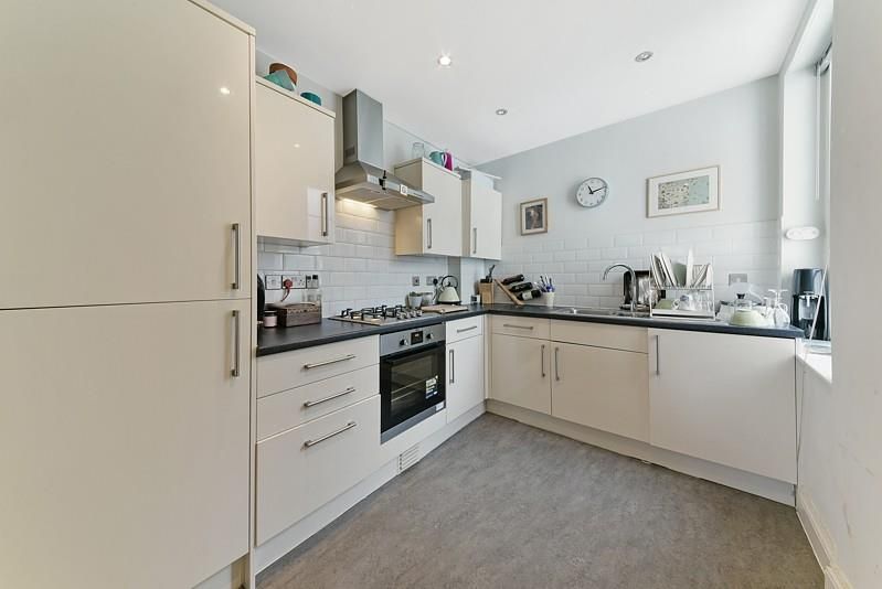 Property photo 2 of 9 (Main)