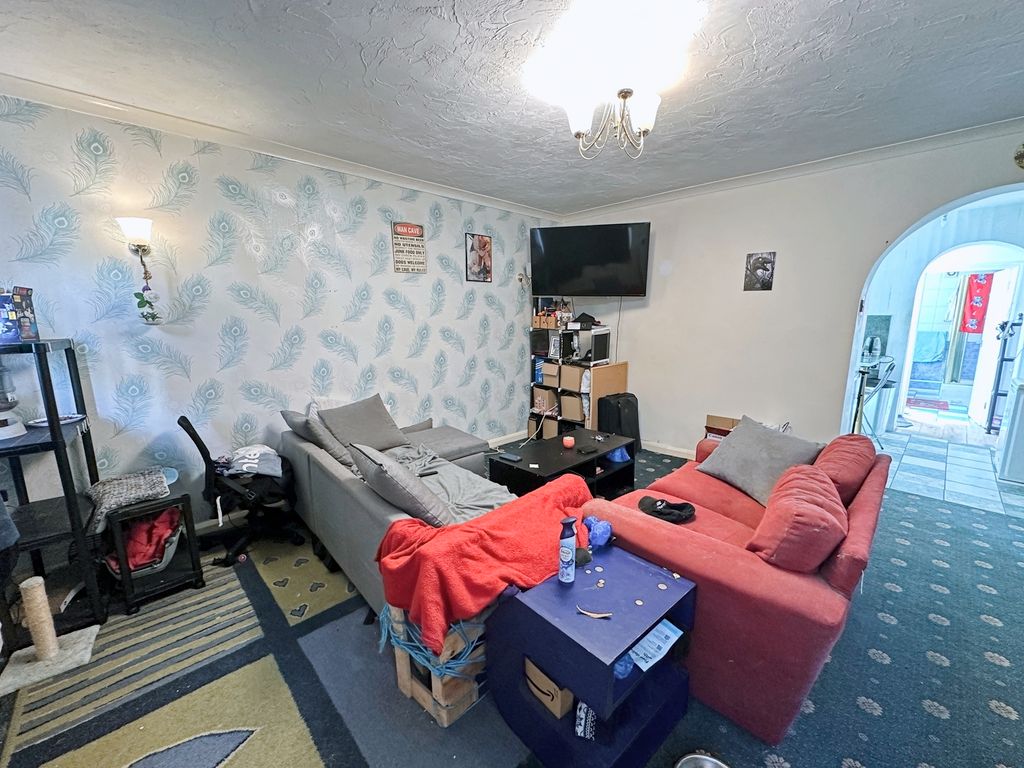 Property photo 2 of 21