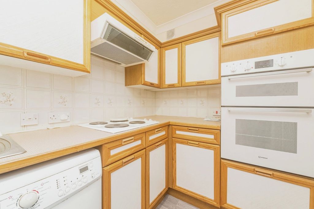 Property photo 3 of 16