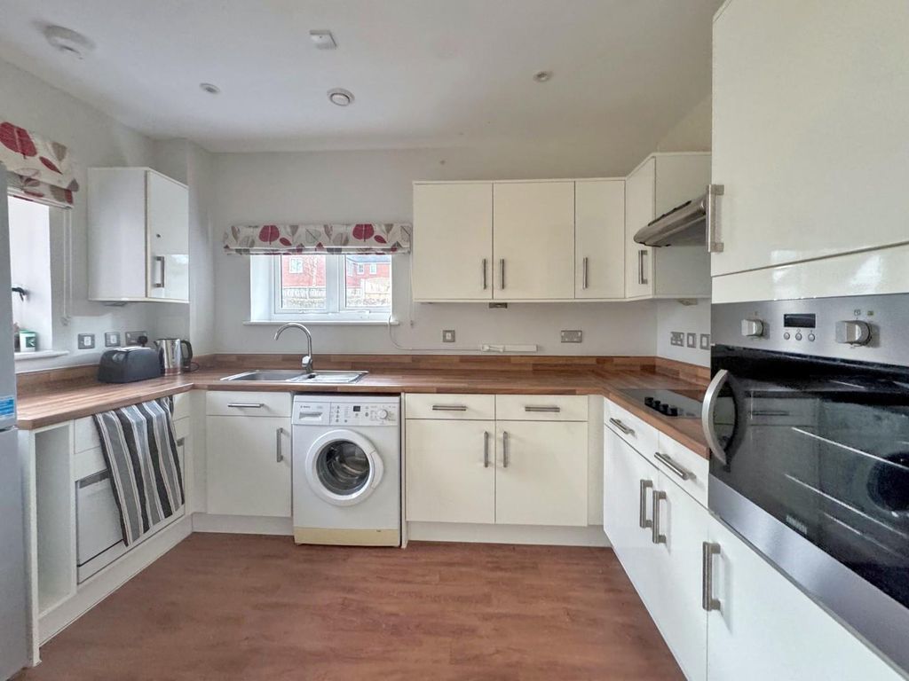 Property photo 3 of 15 18.Jpg