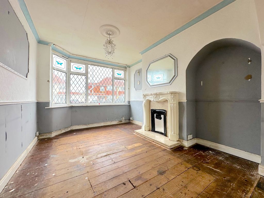 Property photo 2 of 14