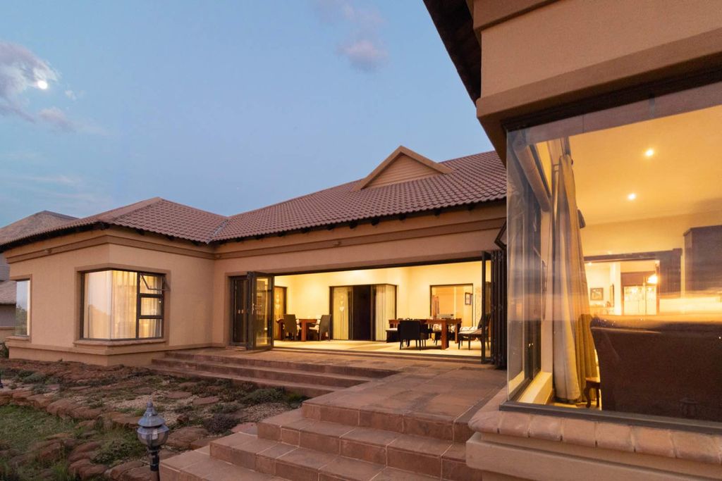 Property photo 1 of 32