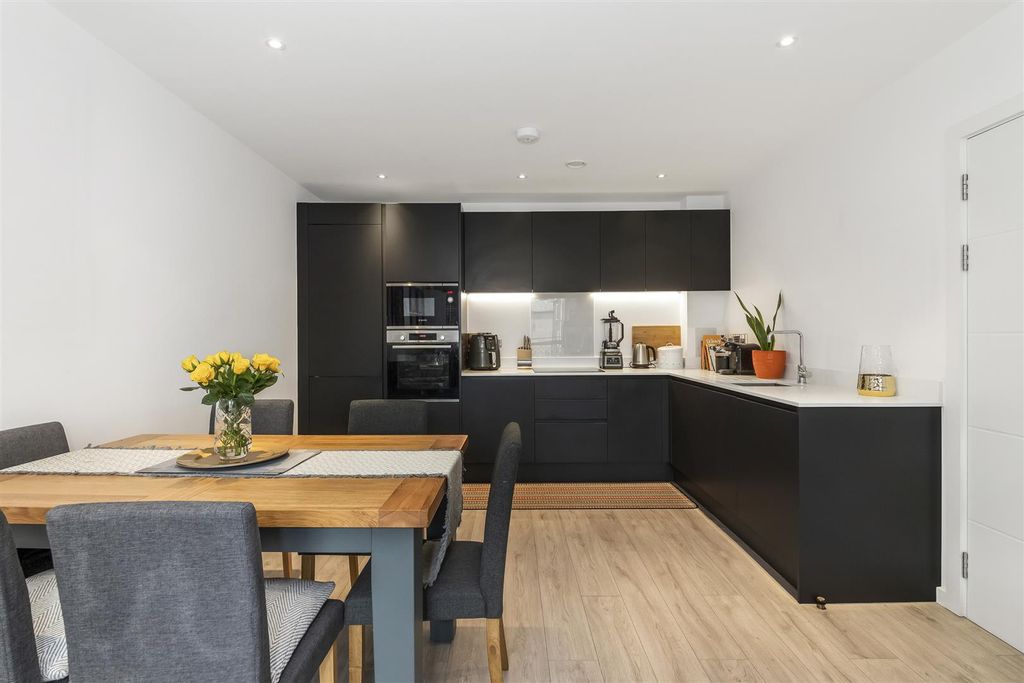 Property photo 1 of 12 Kitchen/Reception Room