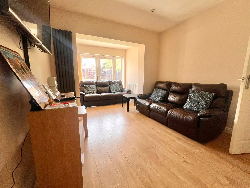 Property photo 2 of 10 4B5Af0Ae-d3Ba-40Fd-8B3E-A8Dfe6E707F0