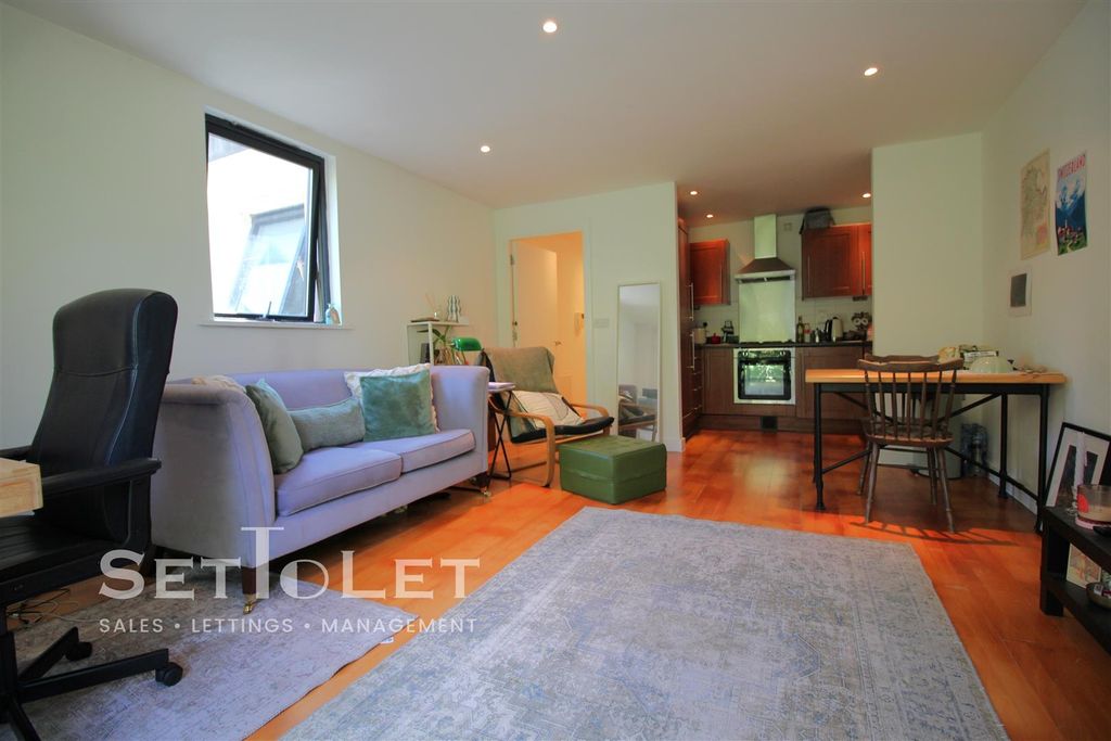 Property photo 2 of 14 Img_1183.Jpg