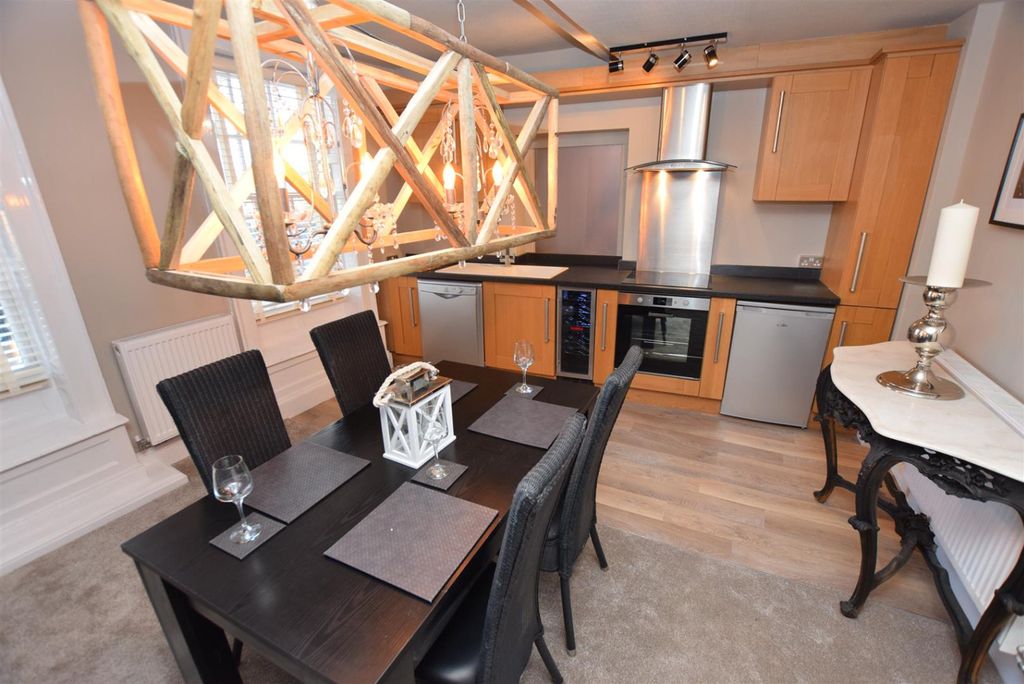Property photo 2 of 18 2189072