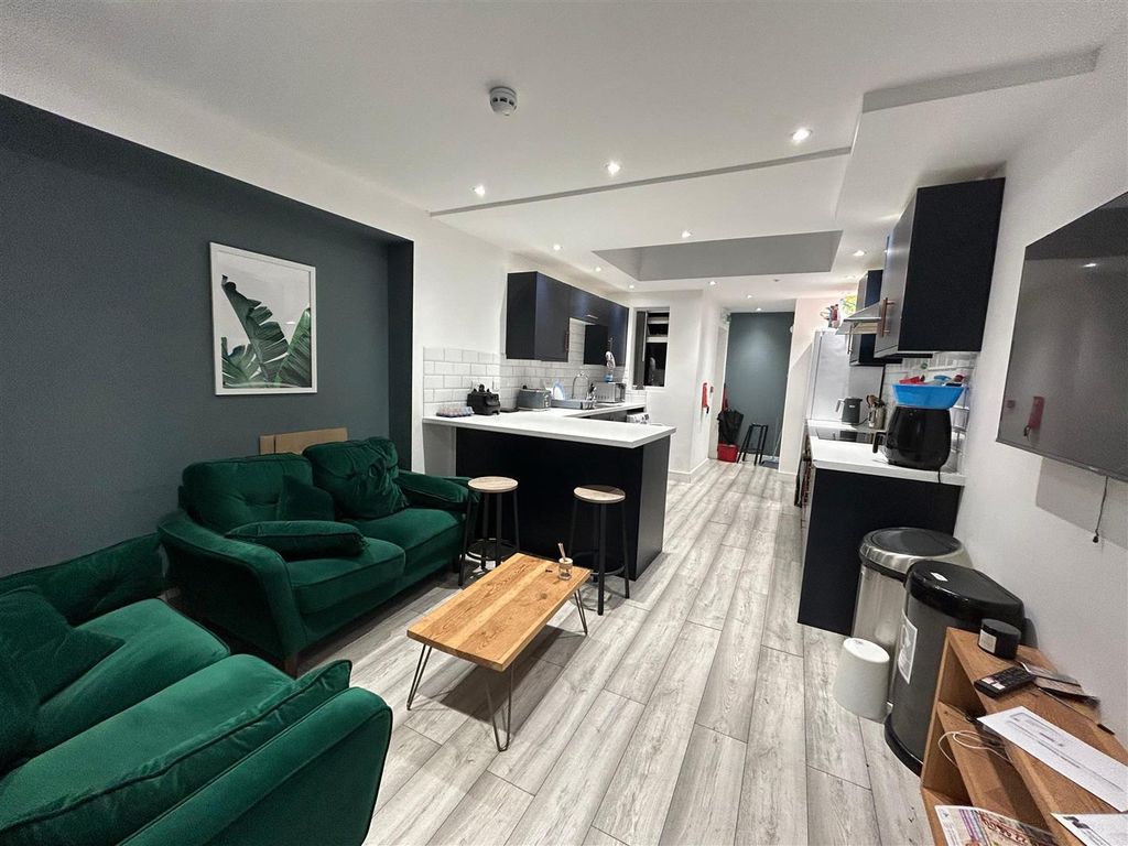 Property photo 1 of 2 K8Z5Qv6Vmug-Jdjsuj-Kbq.Jpg