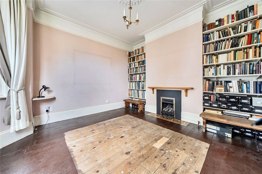 Property photo 2 of 22 Picture No. 10