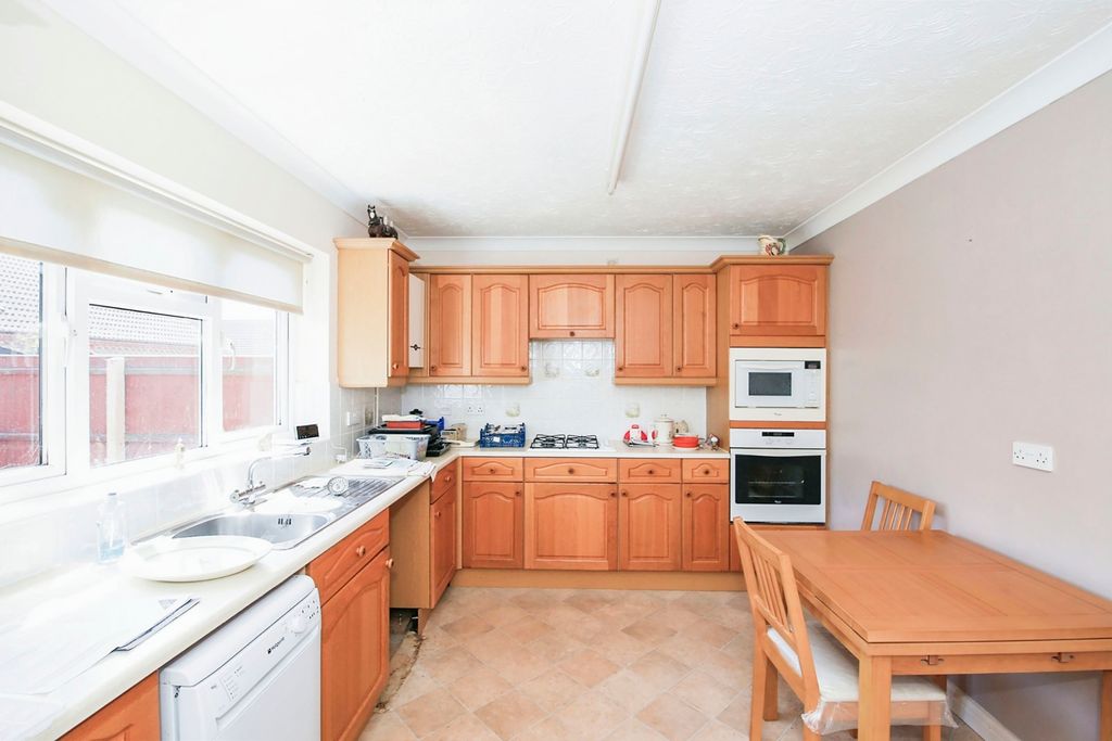 Property photo 2 of 14