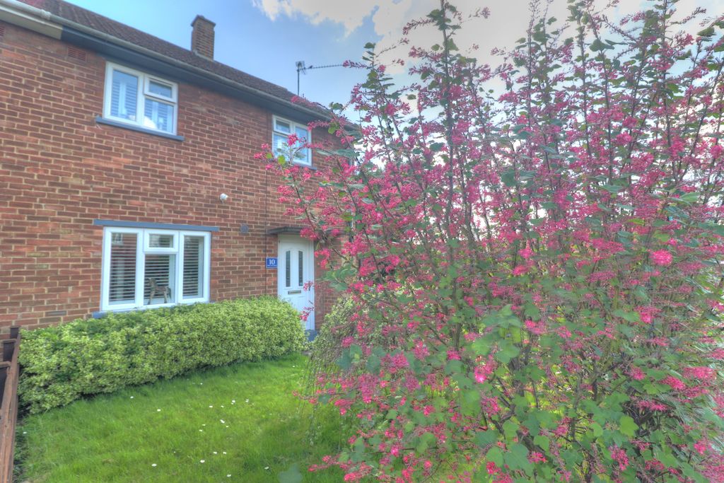 Property photo 1 of 20 Front 2
